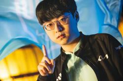 开云体育官网-SHR横扫JDG，ShowMaker打出惊人五杀成都决赛之夜3:1（北京）