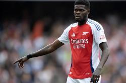 开云体育官网-阿森纳连续三场不胜，球队面临危机