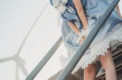 开云平台-绿茵传奇碰撞天山雄鹰觉醒，赛场是永不谢幕的英雄史诗