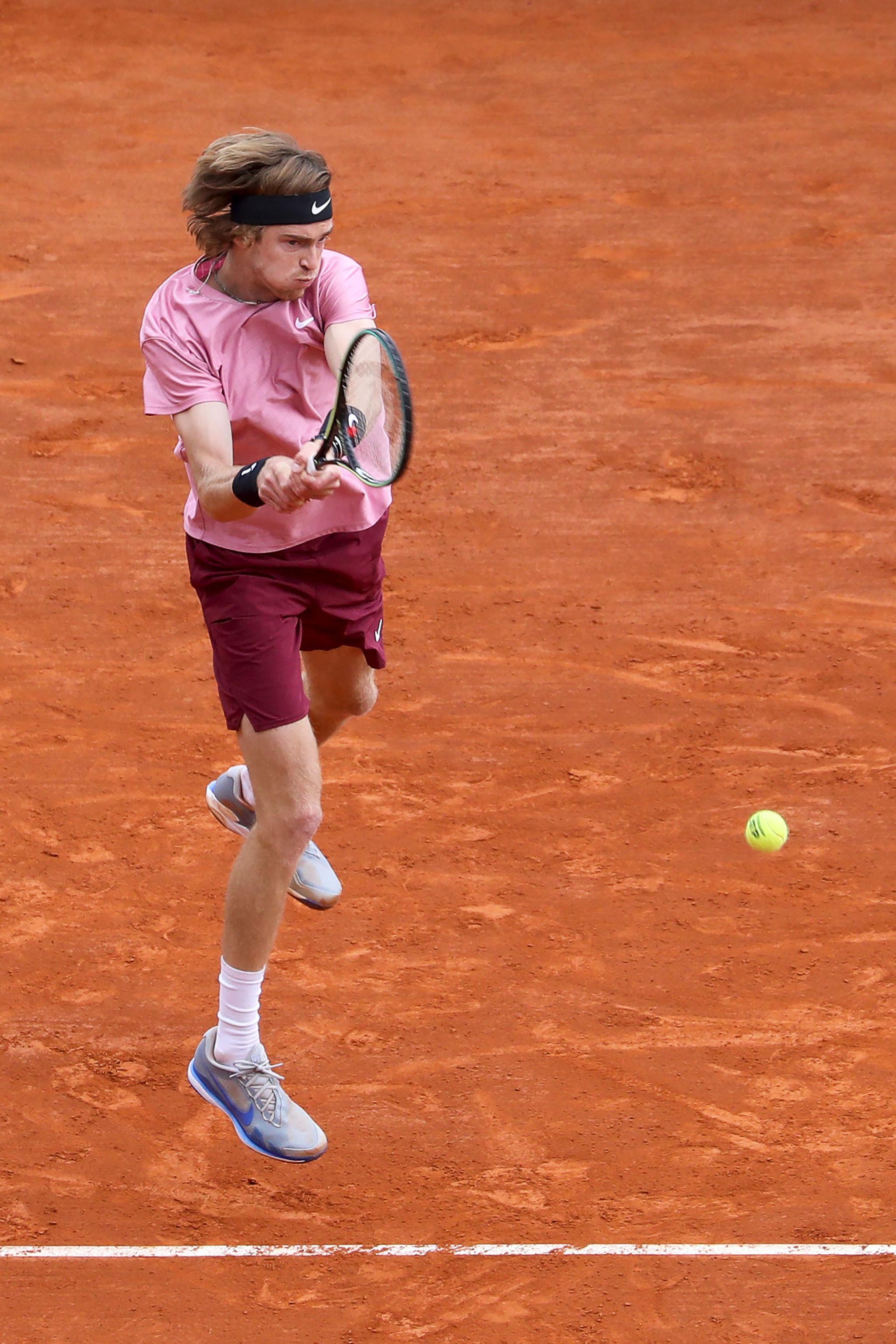 戴维斯杯力克蒙特卡洛大师赛，西西帕斯关键制胜