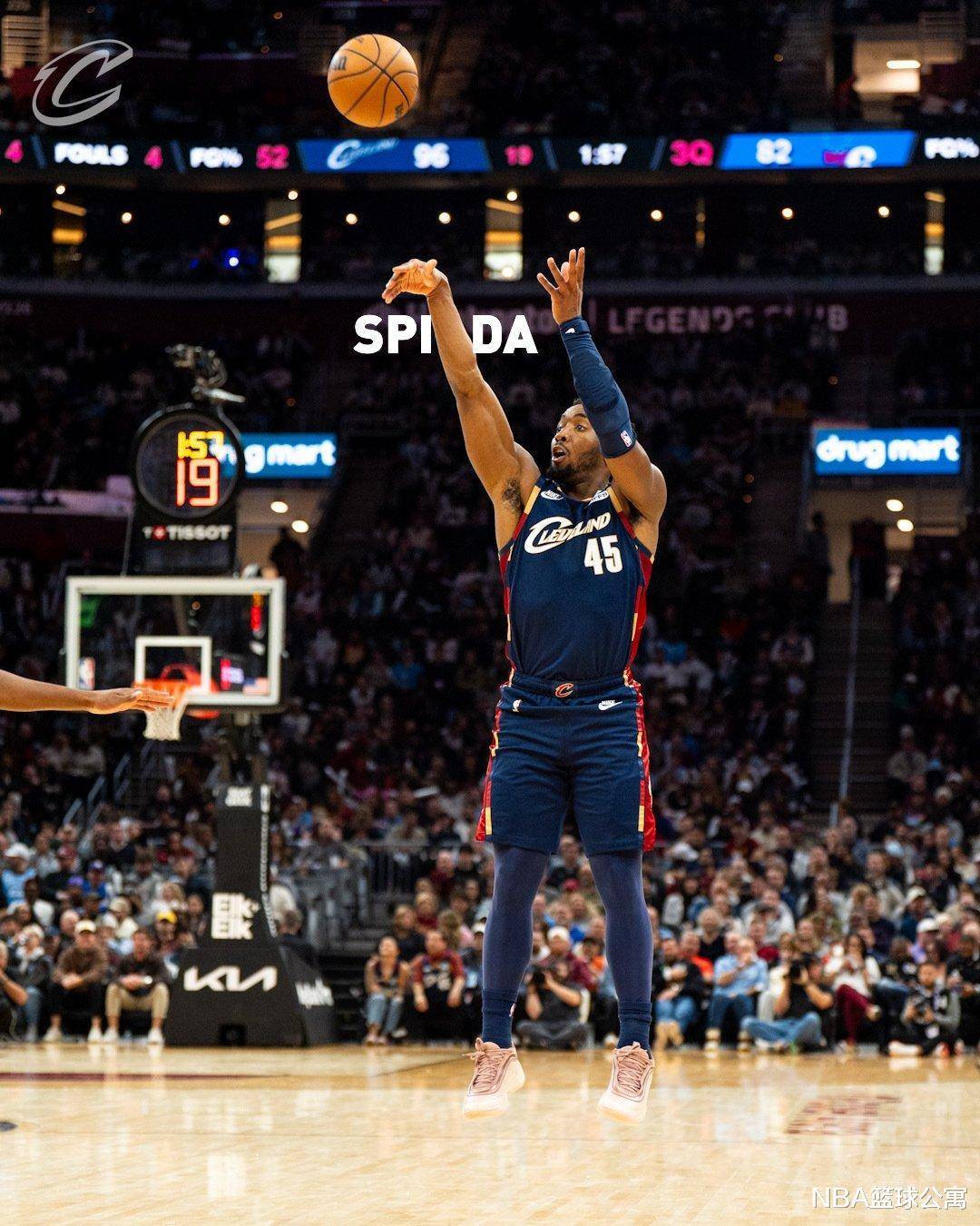 吉林队翻盘广州队，米切尔状态火热