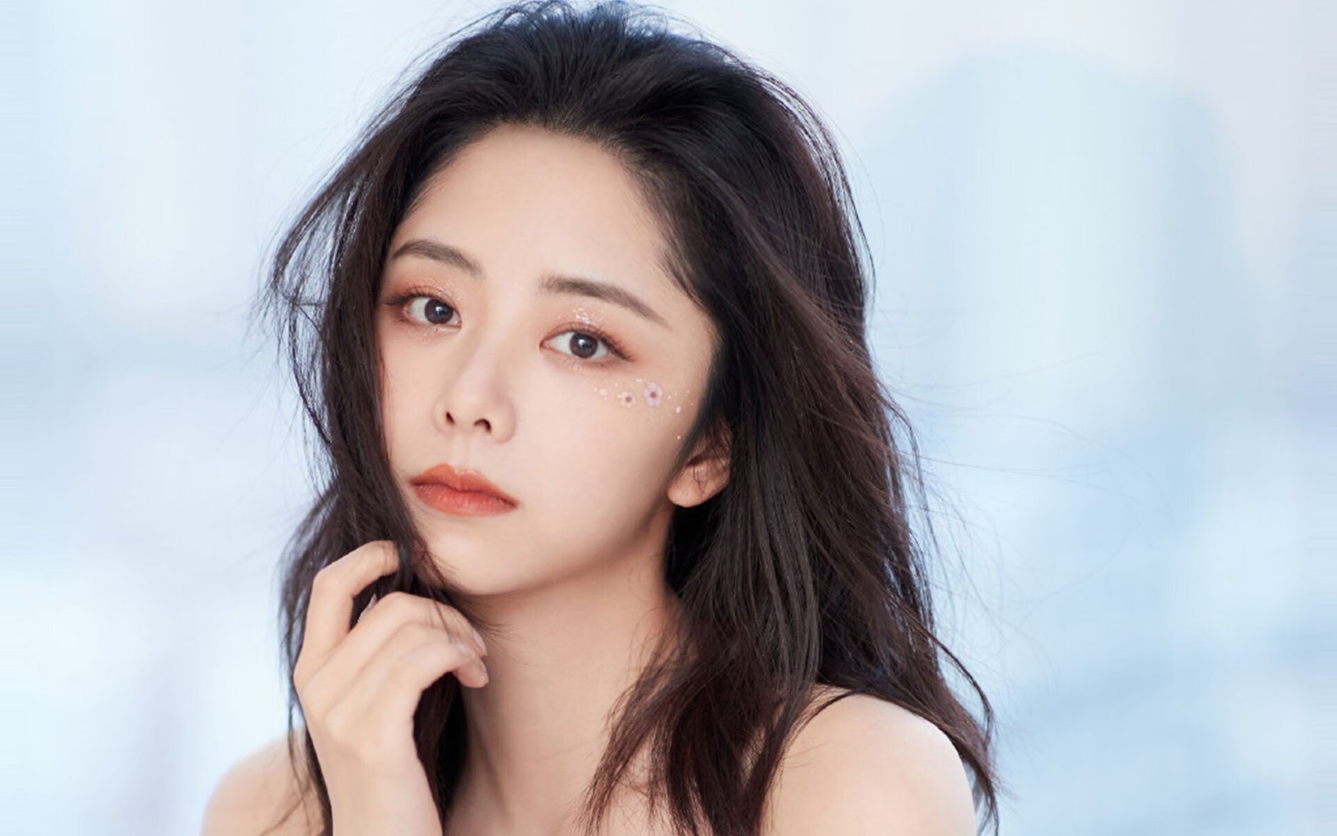 欧冠半决赛的星空下，他将对手的禁区变成了个人陈列室