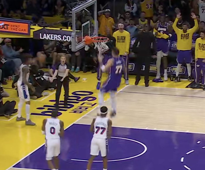 太阳对阵76人，东契奇高光表现