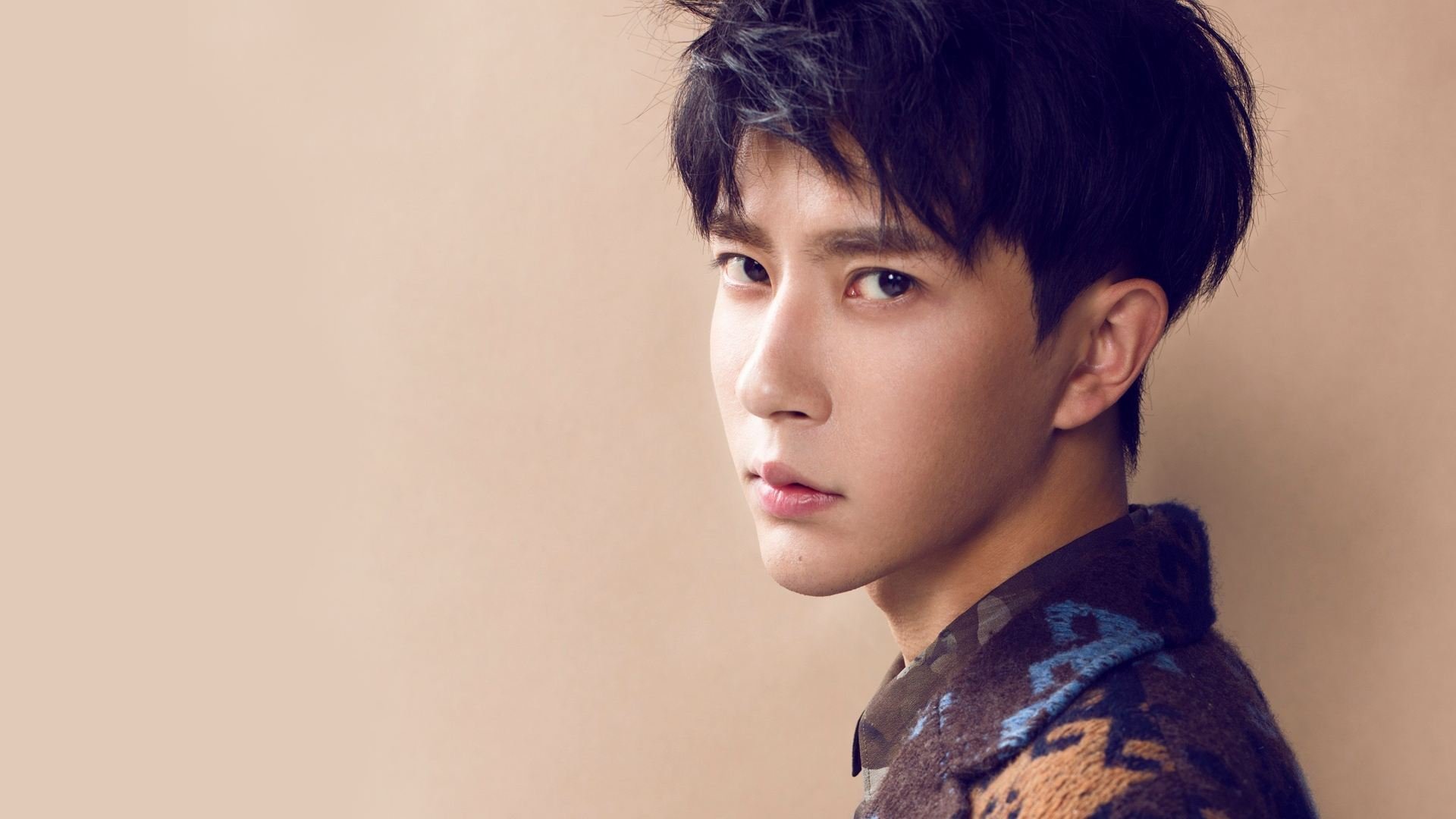 从战术蓝图到绿茵剧场,当阿根廷古典乐遇上葡萄牙前卫摇滚,本泽马如何成为节拍器?