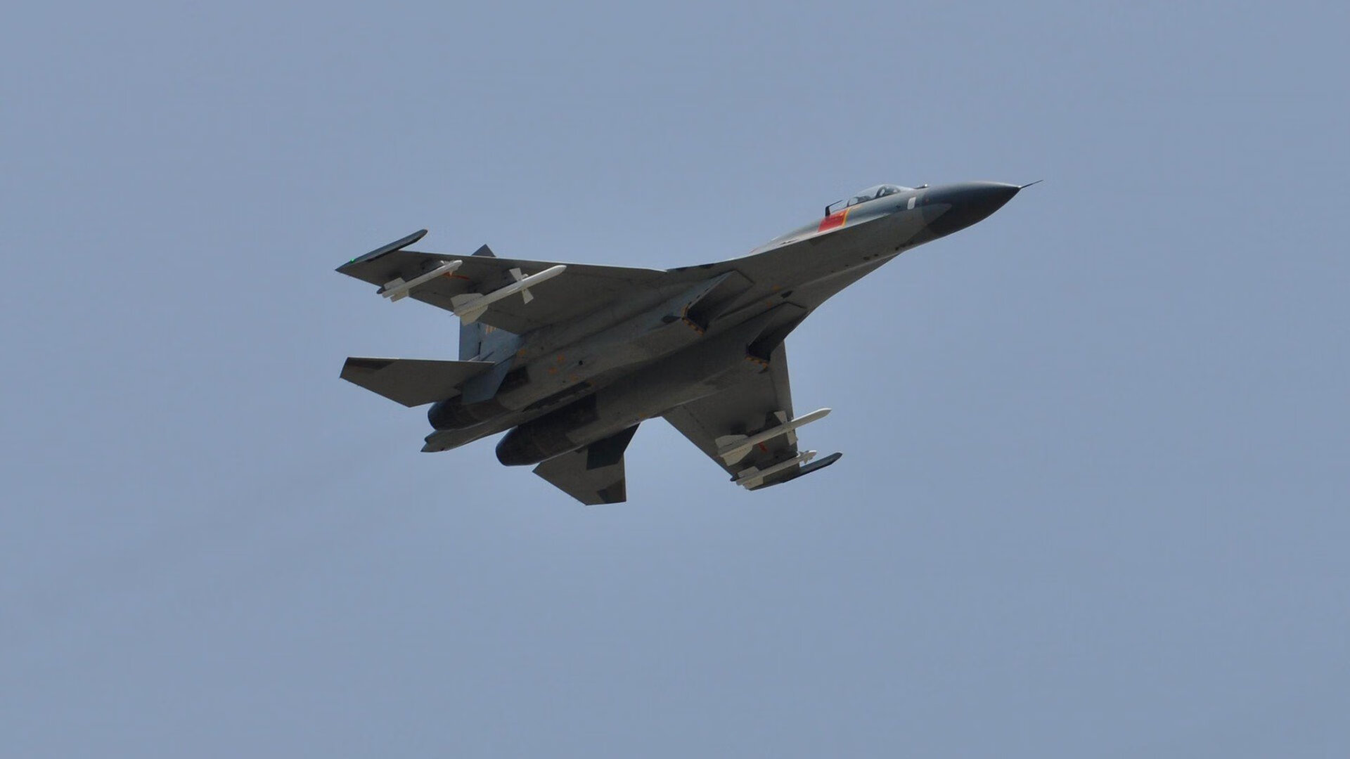 破茧之夜,德甲争冠战舞台上,莱奥用实力撕碎所有质疑