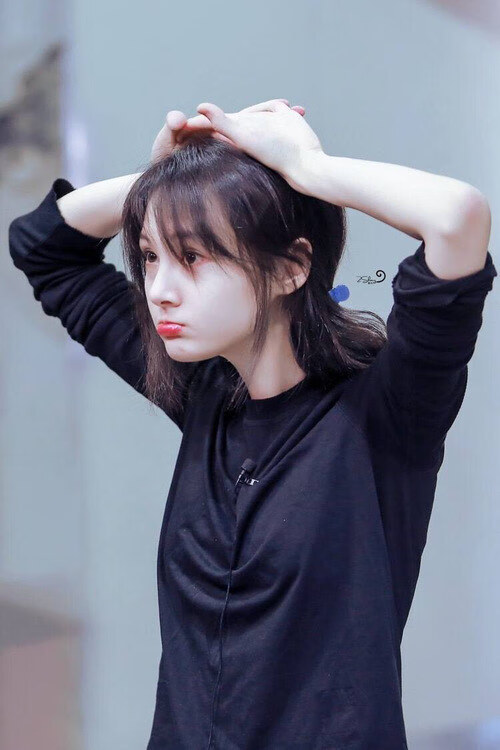 赛道与球场的争冠交响，F1之夜与库里的得分风暴